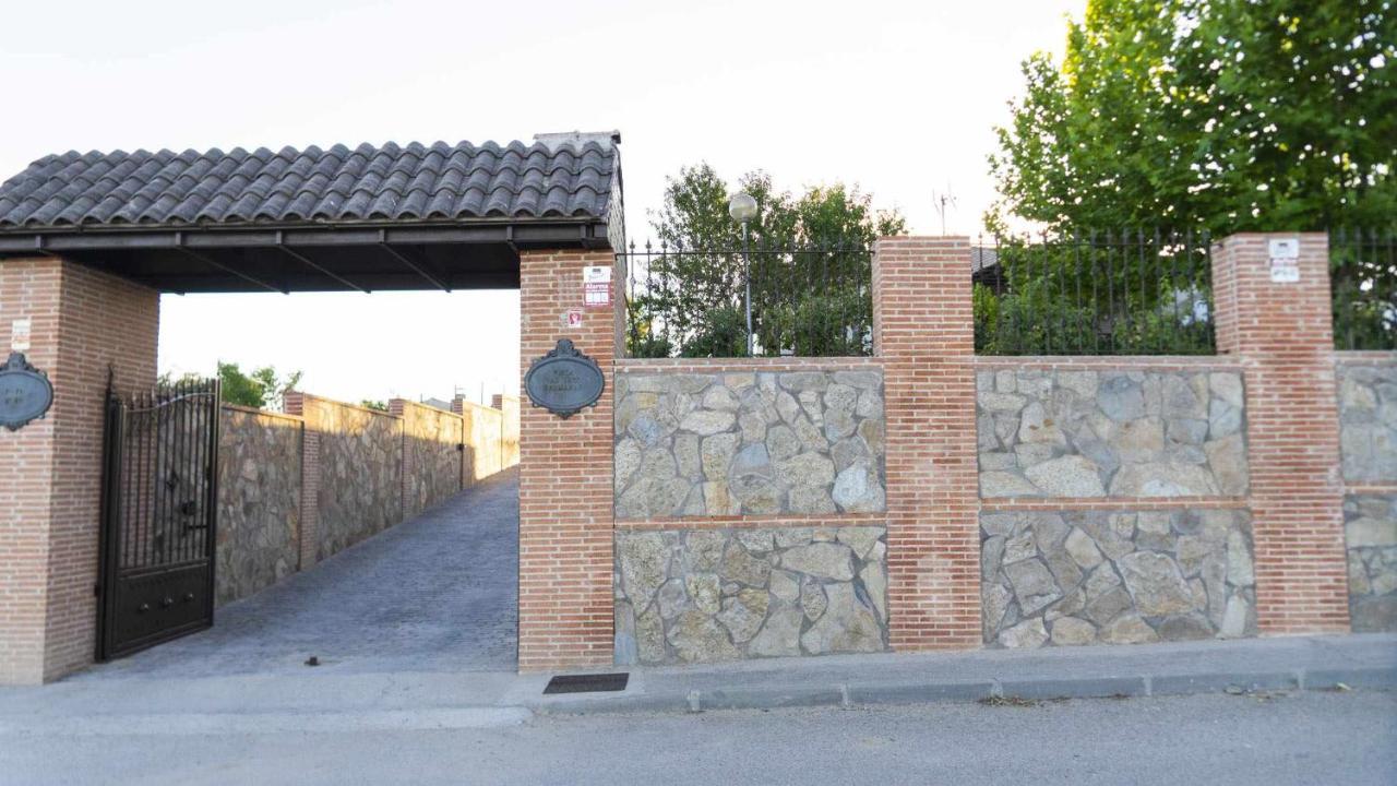 Villa Las Tres Hermanas Albarreal De Tajo By Toledo Ap Exterior foto